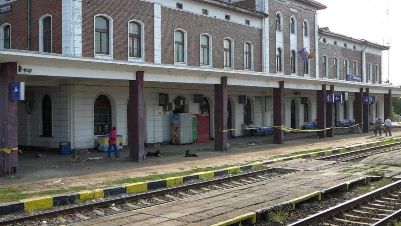 Trupul neînsufleţit al unei tinere de 26 de ani, descoperit într-o gară din Călăraşi. Avea lovituri puternice în zona capului