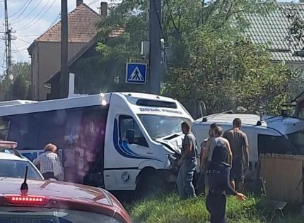 Accident cu 12 răniţi, în Mureş