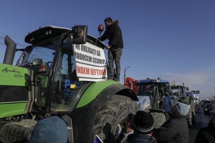 Protestul transportatorilor: 24 de dosare pentru incitare la violenţă. Reacţia Poliţiei la acuzaţiile că poliţiştii au fost fortaţi de superiori să spargă protestele