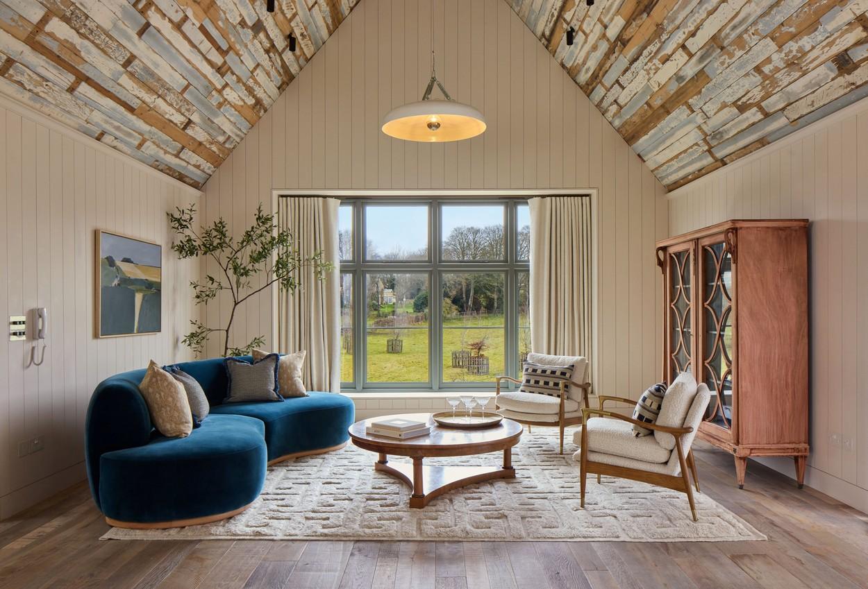 O casă de lux din UK evaluată la 3 milione de lire sterline poate fi obținută cu doar 10 lire