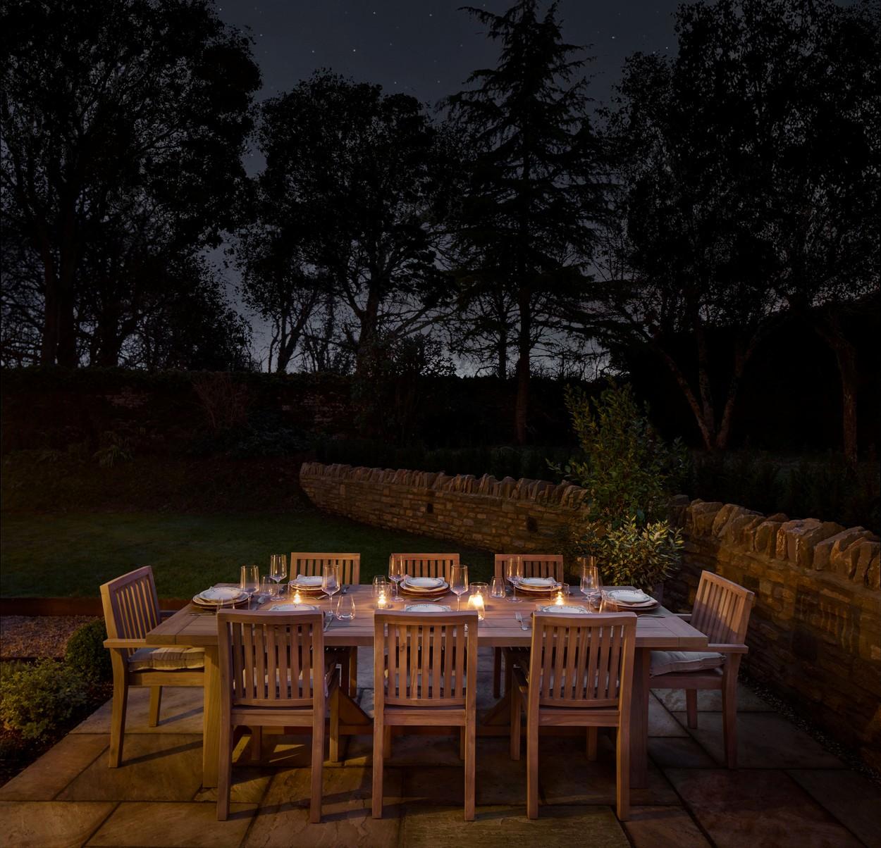 O casă de lux din UK evaluată la 3 milione de lire sterline poate fi obținută cu doar 10 lire