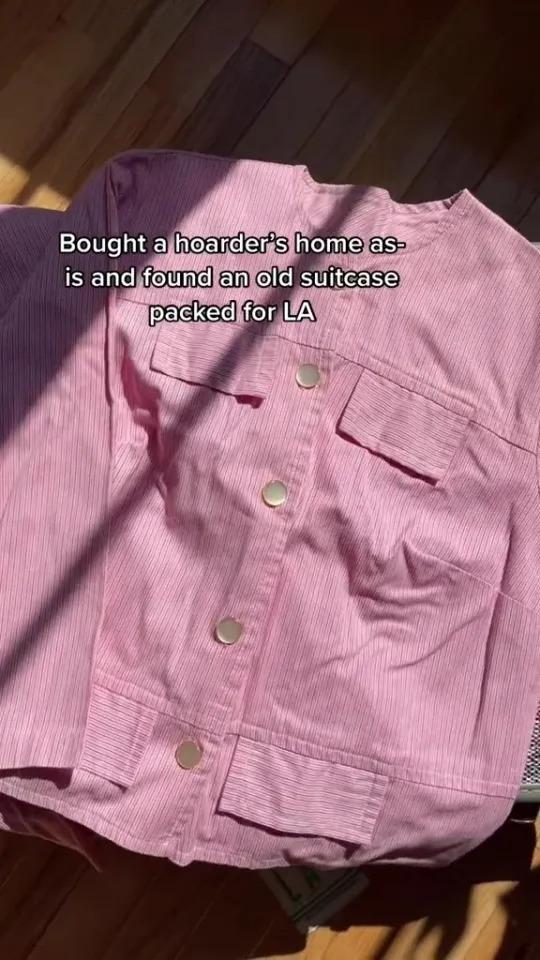 "Mi-a căzut faţa!" A cumpărat o casă veche şi a făcut o descoperire uluitoare. Ce a găsit americanca într-o valiză din 1940, uitată într-un colţ al locuinţei