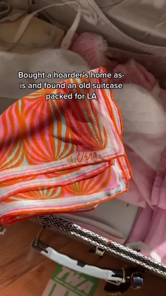 "Mi-a căzut faţa!" A cumpărat o casă veche şi a făcut o descoperire uluitoare. Ce a găsit americanca într-o valiză din 1940, uitată într-un colţ al locuinţei