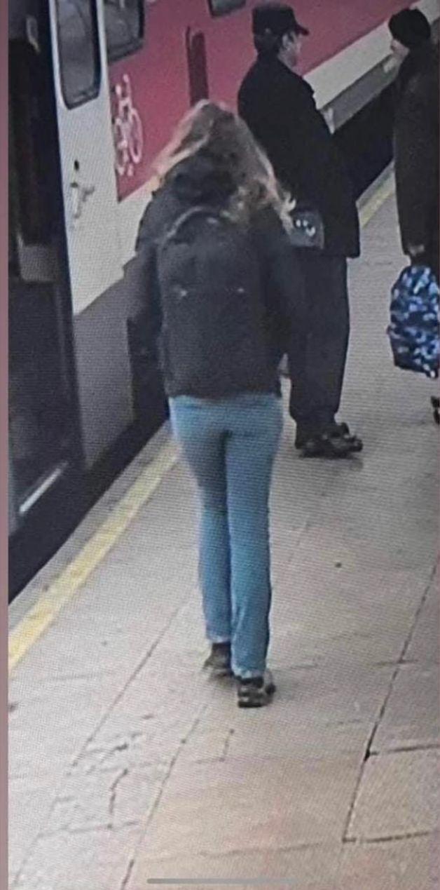 Sorina, tânăra dispărută găsită moartă în Cluj, ar mai fi încercat în trecut să îşi ia viaţa. Suferinţa fetei, ascunsă în spatele zâmbetelor