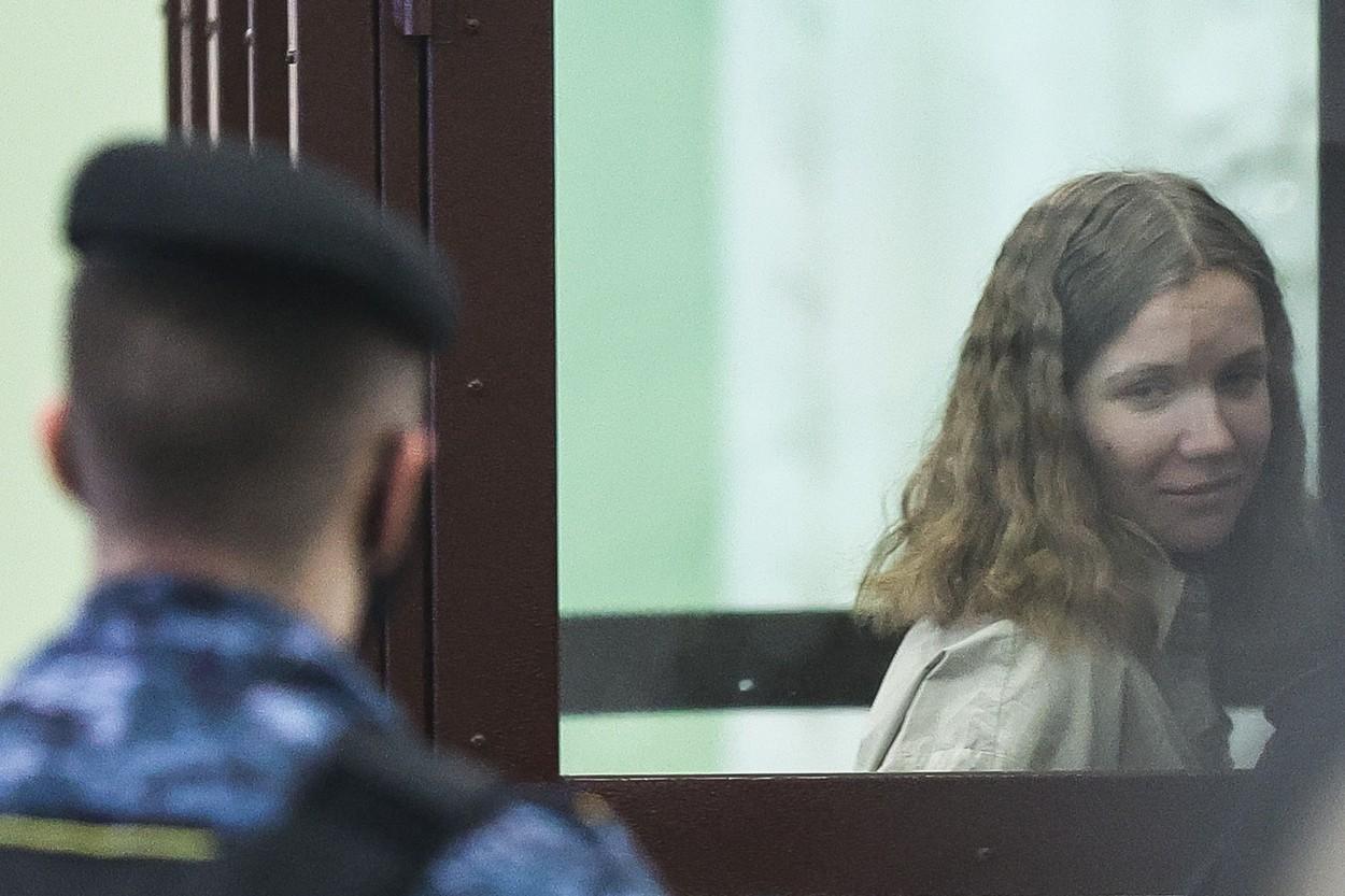 Tânăra care l-a ucis pe blogger-ul rus Vladlen Tatarski, condamnată la 27 de ani de închisoare. Femeia i-a oferit o statuetă cadou care a explodat