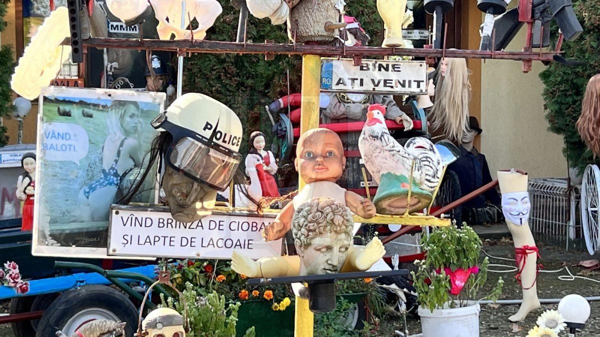 Expoziţia cu păpuşi gonflabile şi mesaje deocheate a unui ginecolog din Iaşi. Ce planuri are bărbatul: "Eu dorm într-un sicriu”