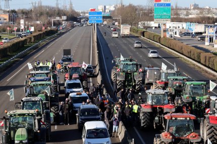 Franţa cere modificarea urgentă a legilor UE, pentru a opri protestele agricultorilor care ameninţă să asedieze Parisul