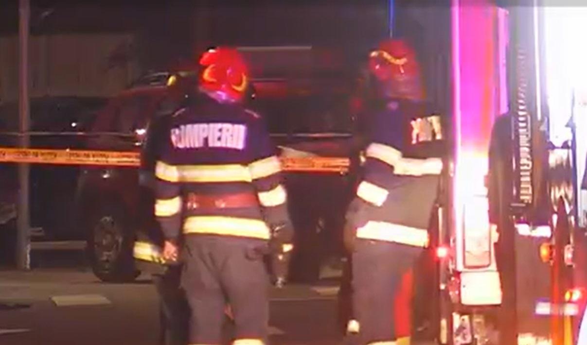 Incendiu devastator într-un bloc din Ilfov. Flăcările au izbucnit de la parter şi s-au extins până la etajul 4: 40 de persoane, evacuate