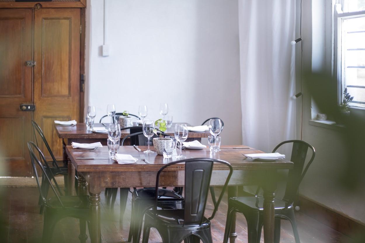 Cum a reuşit un olandez să mănânce gratis în 127 de restaurante. Metoda prin care îi păcălea pe chelneri când veneau cu nota de plată