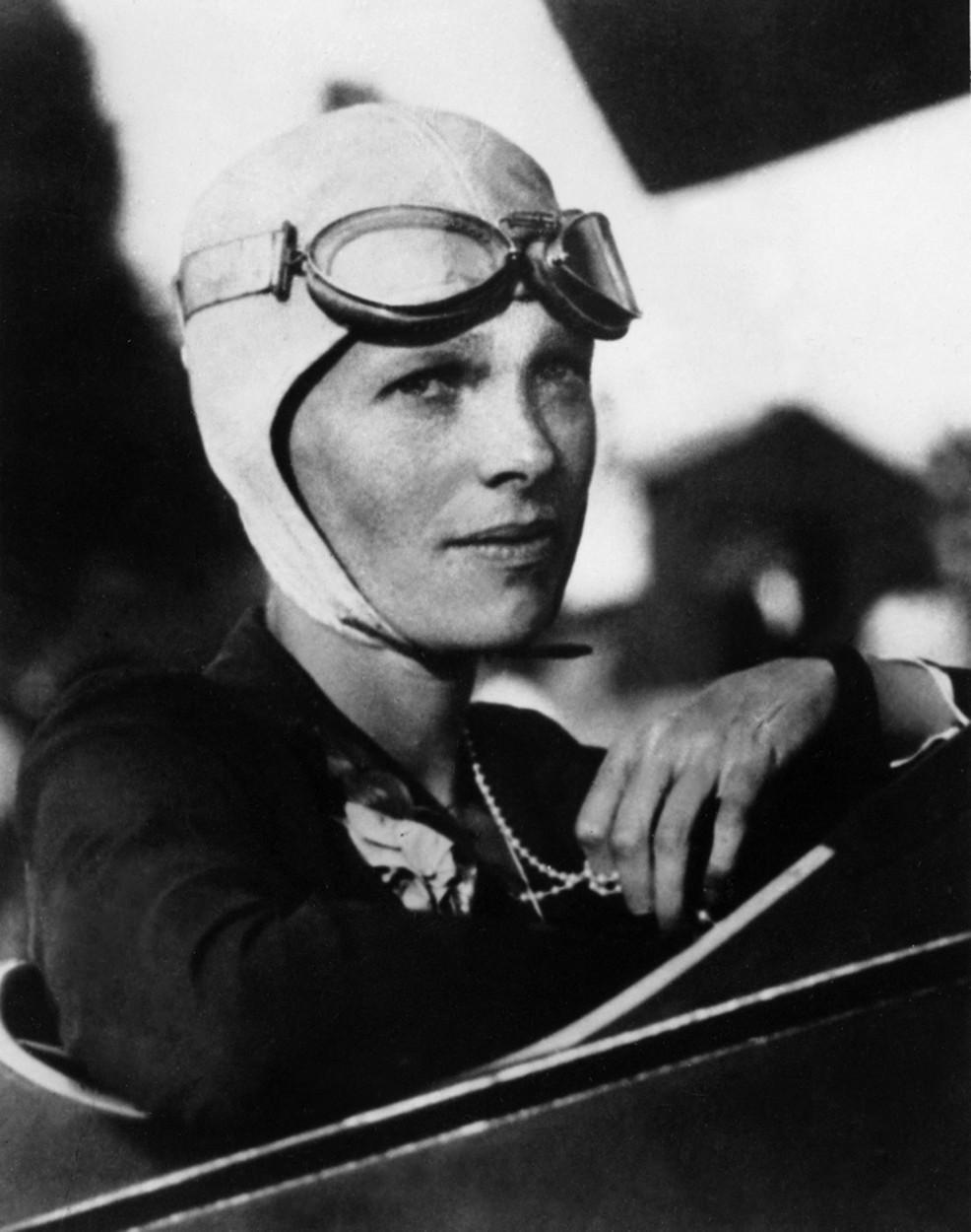 Amelia Earhart, prima femeie care a zburat peste Atlantic