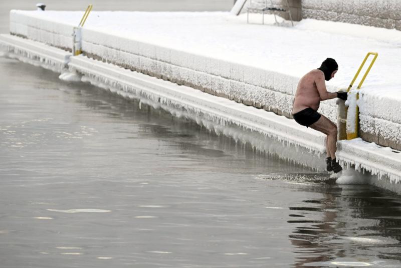 Frig extrem: Temperaturile scad sub minus 40 de grade Celsius. Zonele din nordul Europei, afectate Frig extrem: Temperaturile scad sub minus 40 de grade Celsius. Zonele din nordul Europei, afectate