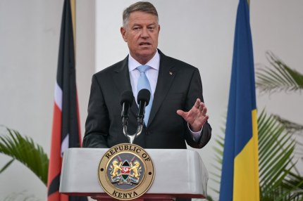 Iohannis a primit în 2023 cadouri de aproape 38.000 de lei. Tablouri, ceas de birou şi o pictură în vin, printre bunuri