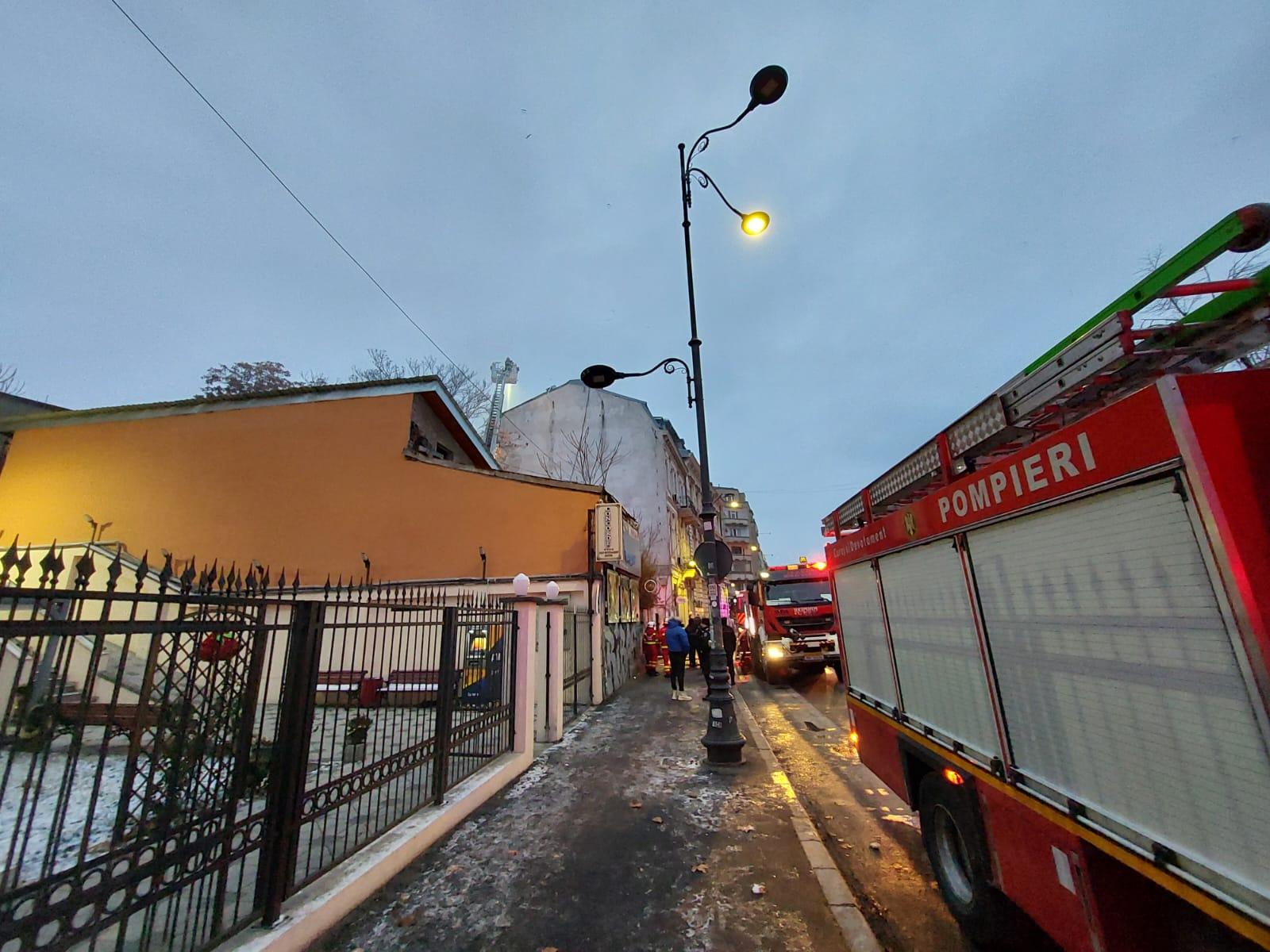 Incendiu la un hotel din Splaiul Independenței din Capitală. 20 de persoane, evacuate