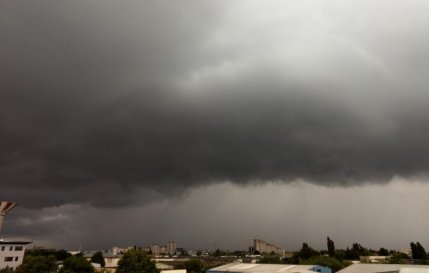 Informare meteo de vreme severă în toată ţara, până miercuri dimineaţă