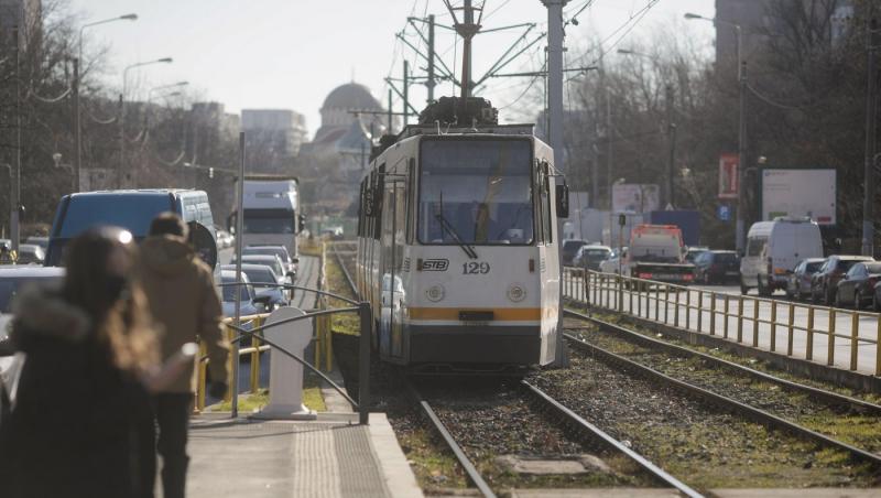 Accident tragic în Capitală. Un bărbat de 50 de ani, spulberat de tramvaiul 41 în timp ce traversa neregulamentar