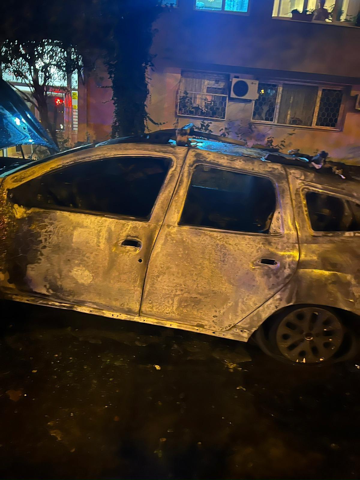 O femeie a incendiat o maşină la Calea Giuleşti din Capitală. A recunoscut motivul fără nicio părere de rău