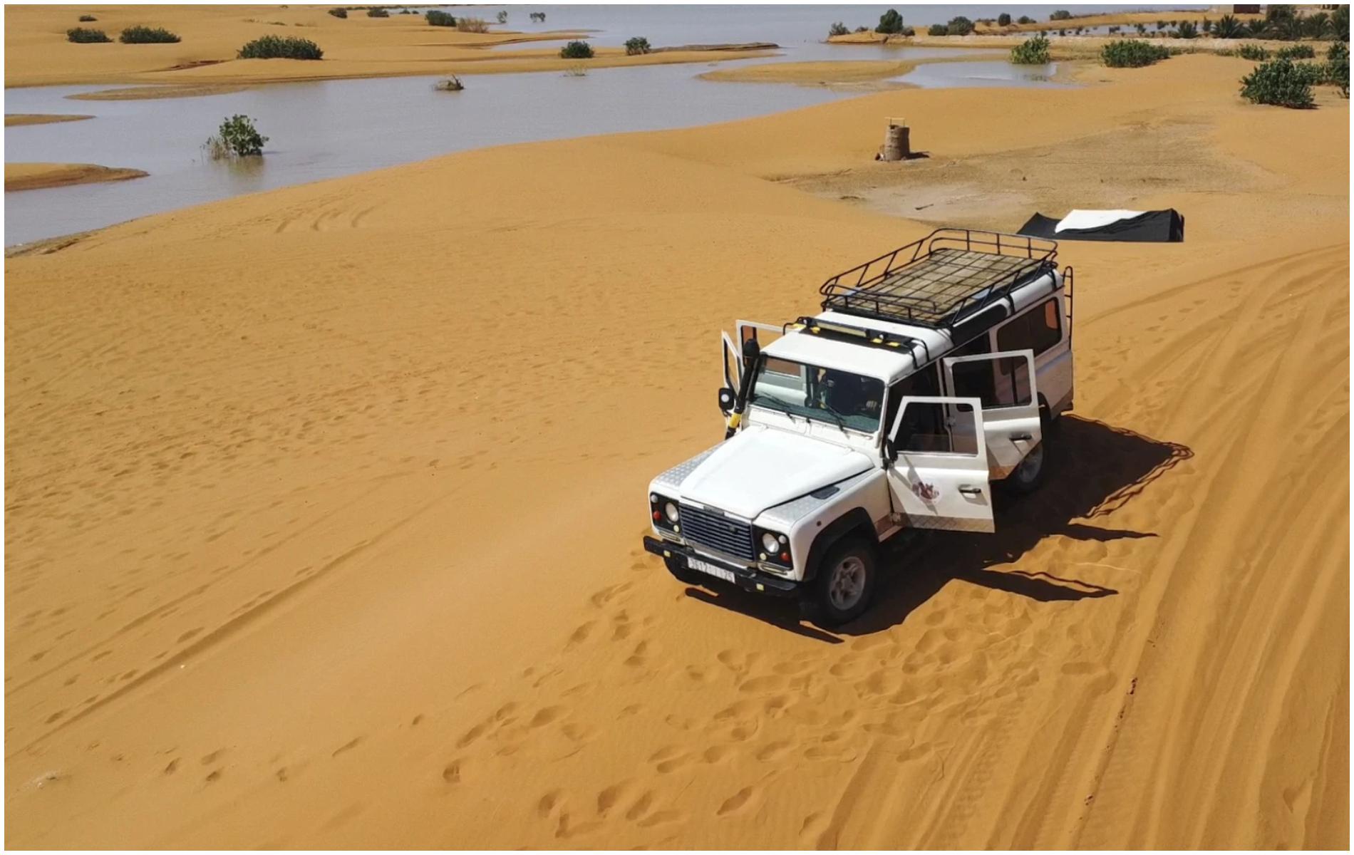 Imagini dramatice din deşertul Sahara, lovit de o furtună extrem de rară. În două zile a plouat cât pentru un an