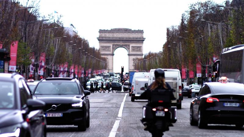 Paris, decizie împotriva maşinilor poluante. Patru benzinării populare de la periferi nu vor mai putea vinde motorină