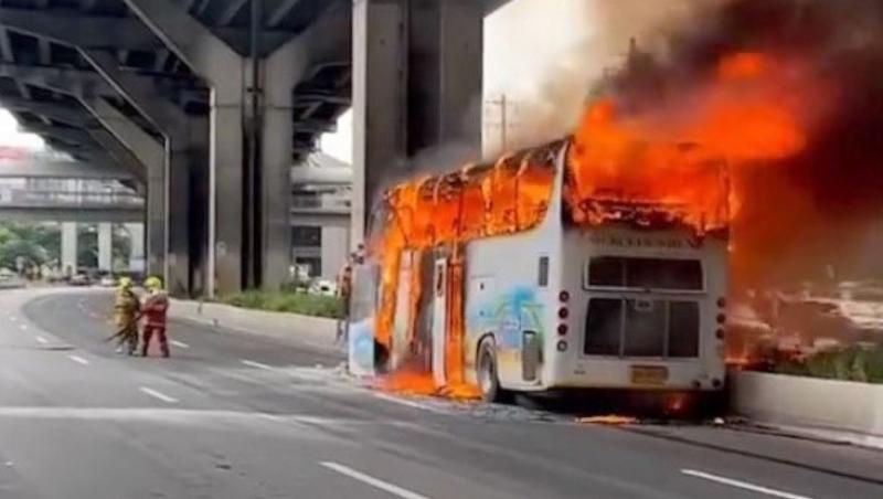 "Focul s-a aprins foarte repede". Cel puțin 23 de morți în autobuzul şcolar cuprins de flăcări, în Thailanda. Ce a provocat nenorocirea