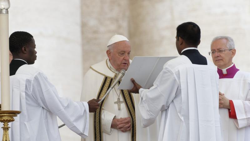 Papa Francisc declară 7 octombrie zi de post şi rugăciune pentru pace