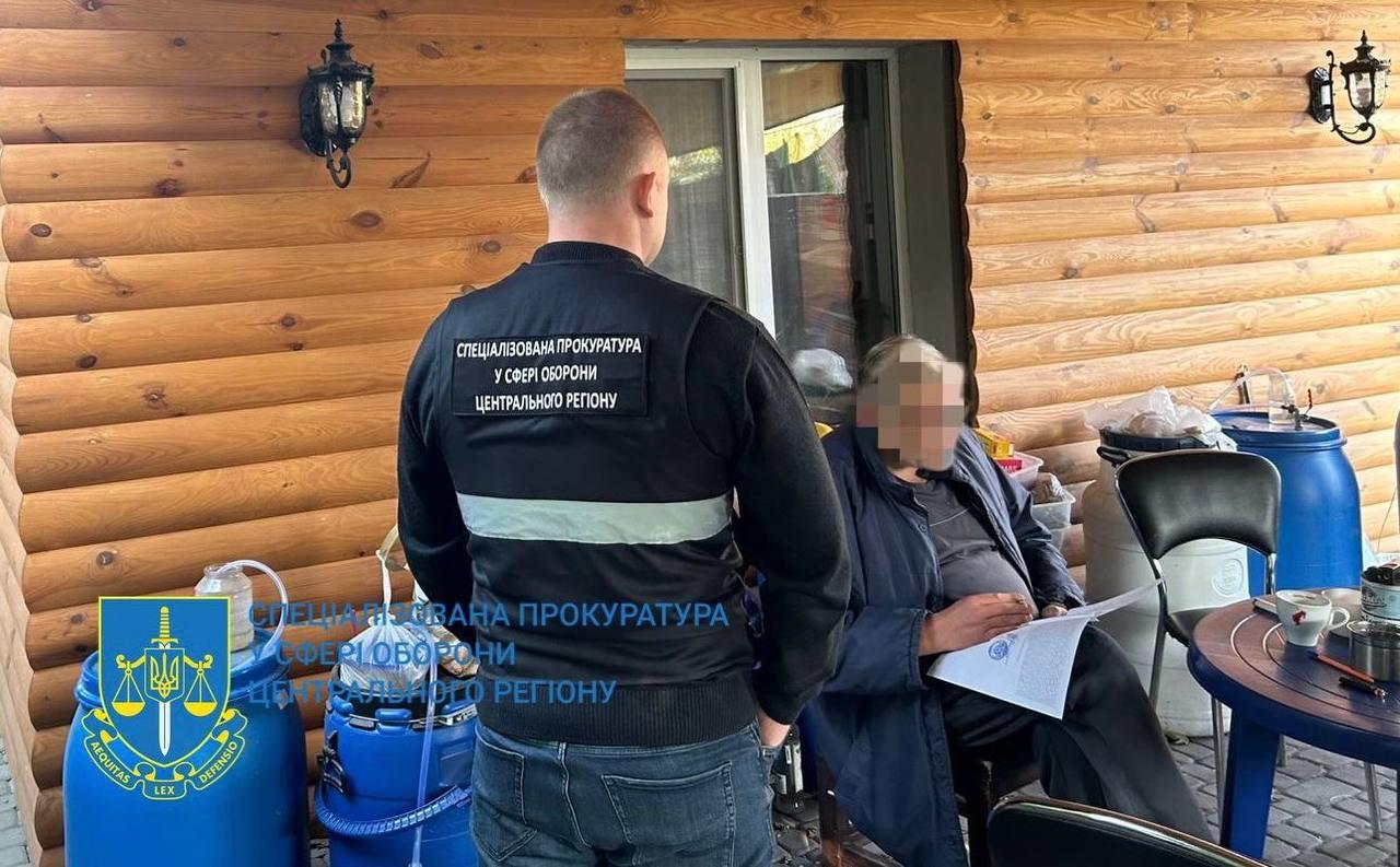 Un milion de dolari cash și un adevărat parc auto Nou caz de corupţie în armata ucraineană