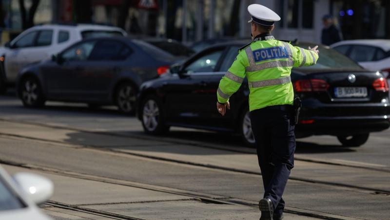 Bătaie în Buftea. Mai mulţi şoferi băuţi şi-au împărţit pumni în faţa unui supermarket şi au blocat traficul