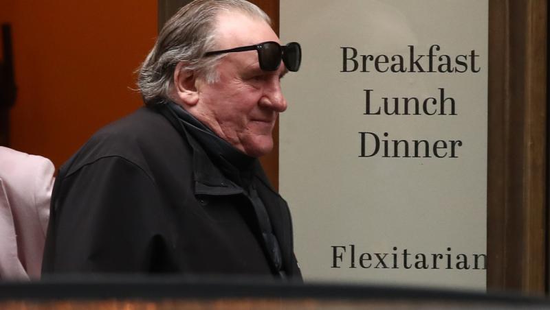 A început procesul lui Gerard Depardieu, acuzat de agresiune sexuală. Actorul francez a cerut o amânare din motive de sănătate