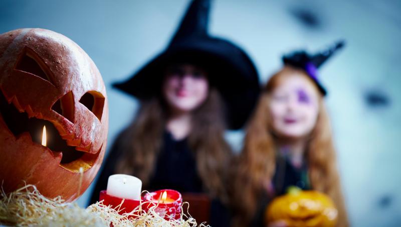 80% din costumele de Halloween pentru copii, vândute online, pot ucide. Avertisment dur în UK