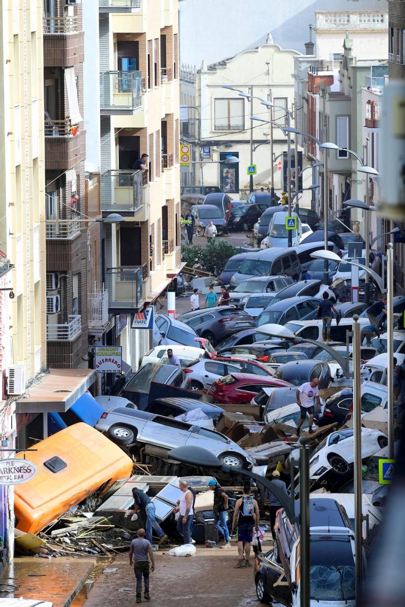 "A venit ca un tsunami", "Părea sfârşitul lumii" şi "Toată Spania plânge". Mărturii cutremurătoare după inundaţiile din Valencia "A venit ca un tsunami", "Părea sfârşitul lumii" şi "Toată Spania plânge". Mărturii cutremurătoare după inundaţiile din Valencia