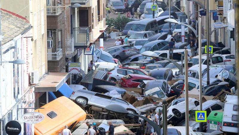 "A venit ca un tsunami", "Părea sfârşitul lumii" şi "Toată Spania plânge". Mărturii cutremurătoare după inundaţiile din Valencia