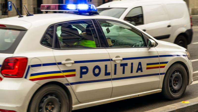 Bătrână, lovită de o maşină de poliţie pe trecerea de pietoni, în Capitală. Autospeciala era în misiune şi avea sirenele pornite