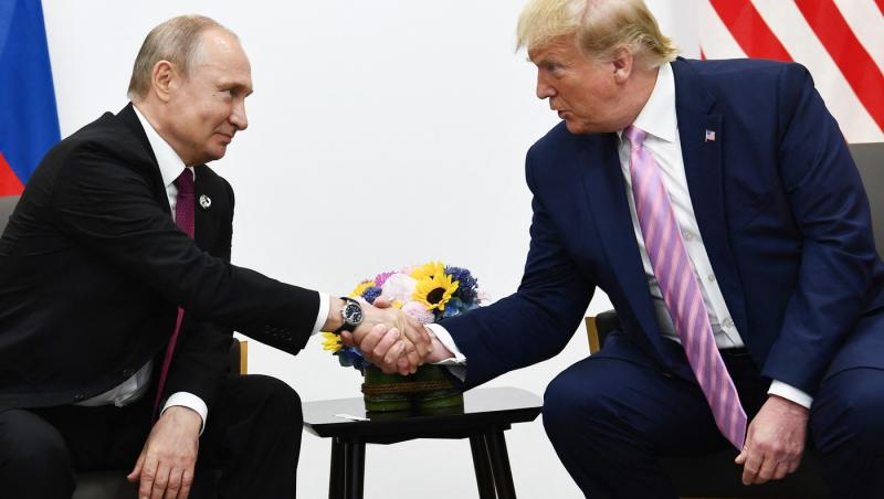 Donald Trump i-a trimis în secret lui Vladimir Putin teste COVID în pandemie: "Nu vreau să spui nimănui pentru că oamenii vor fi supăraţi pe tine, nu pe mine"