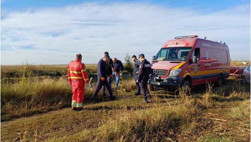 Un bărbat de 63 de ani a murit înecat într-un canal de irigaţii, în Brăila. Fiica lui a anunțat polițiștii care l-au găsit fără viață după o oră