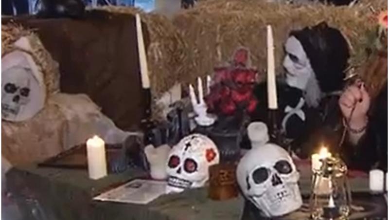 Senzaţia serii la petrecerile de Halloween din Centrul Vechi. Costumul ales de un tânăr cu care toată lumea a făcut poze