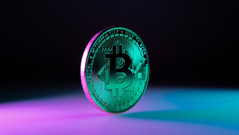 Bitcoin se apropie de 90.000 de dolari. Acum un an era 37.000 de dolari