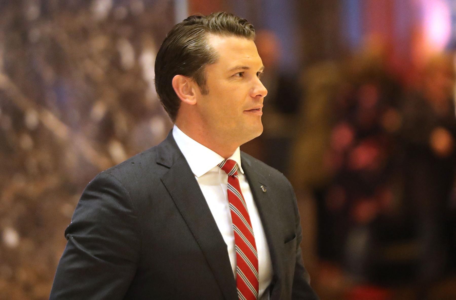 Cine este Pete Hegseth, omul care va conduce armata SUA. Trump vrea să epureze generalii woke