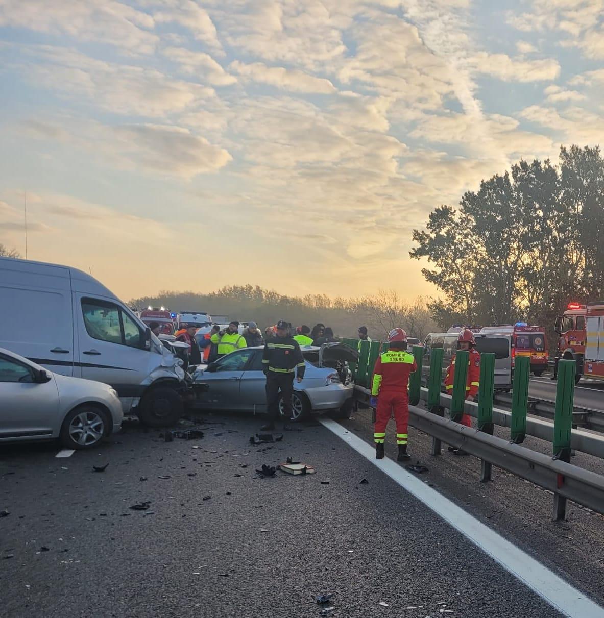 Carambol între 12 maşini pe autostrada A3, în Prahova. A fost activat Planul Roşu de intervenţie