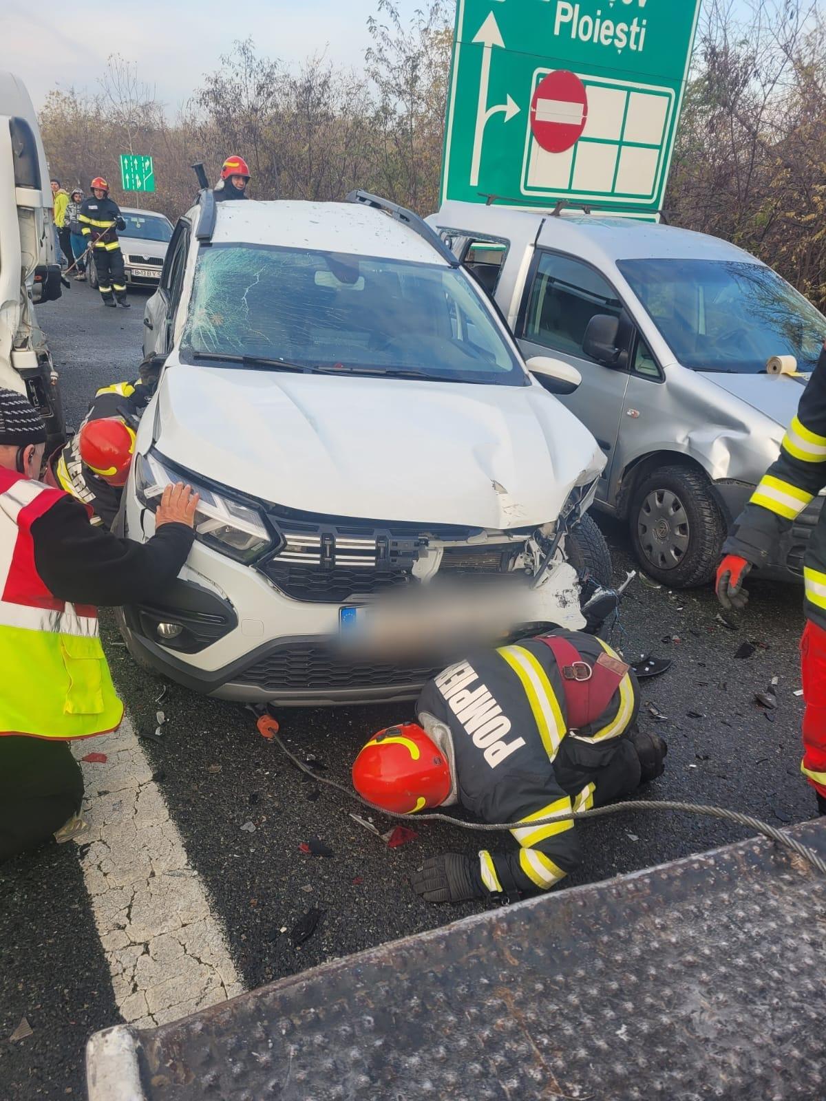 Carambol între 12 maşini pe autostrada A3, în Prahova. A fost activat Planul Roşu de intervenţie