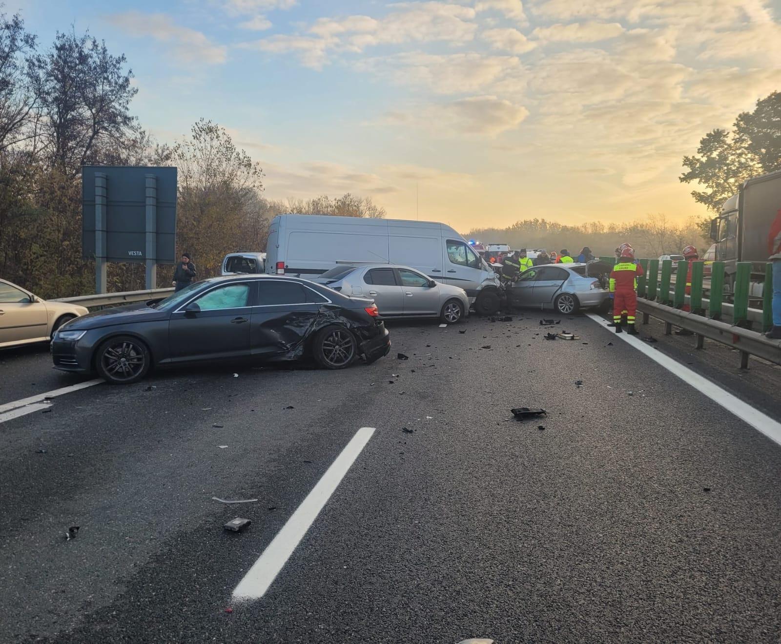 Carambol între 12 maşini pe autostrada A3, în Prahova. A fost activat Planul Roşu de intervenţie