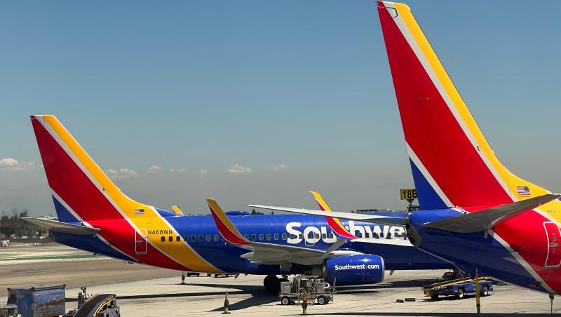 Avion Southwest Airlines, lovit de glonț sub cabina piloţilor, chiar înainte de decolare. Panică pe aeroportul din Dallas