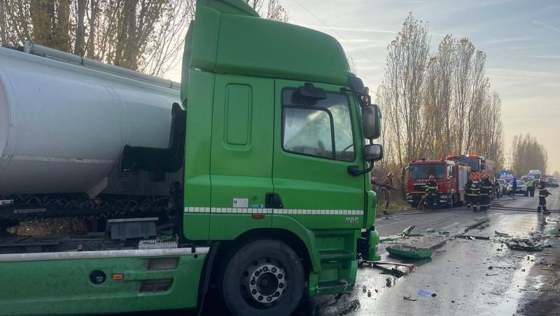 Două cisterne cu combustibil și o mașină, implicate într-un accident, în Prahova