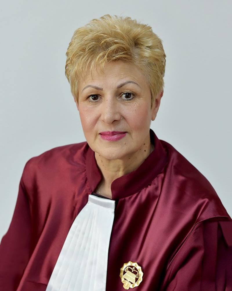 Cine sunt cei 9 judecători ai CCR şi de cine au fost propuşi