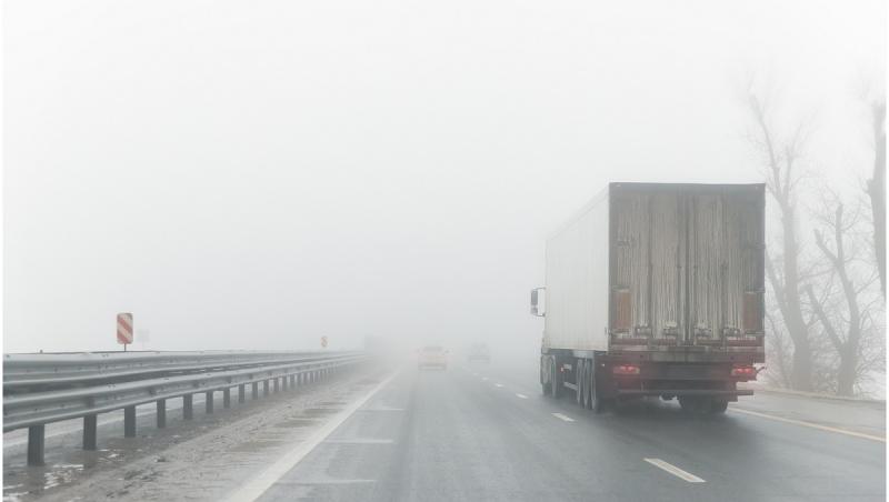 Avertizare ANM. Cod galben de vânt şi ceaţă în mai multe judeţe din ţară. Rafalele vor ajunge la 60 km/h. Zonele vizate