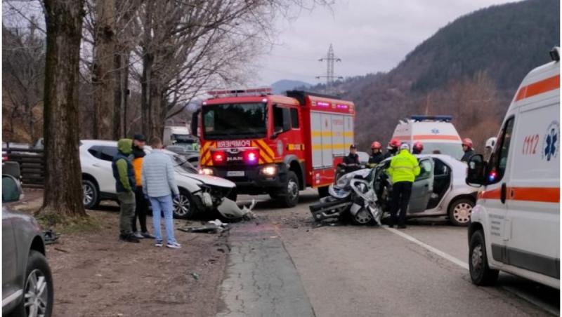 Accident cumplit cu doi morţi şi doi răniţi, pe DN10 în Buzău. Un Logan şi un SUV s-au făcut ţăndări după ce s-au ciocnit