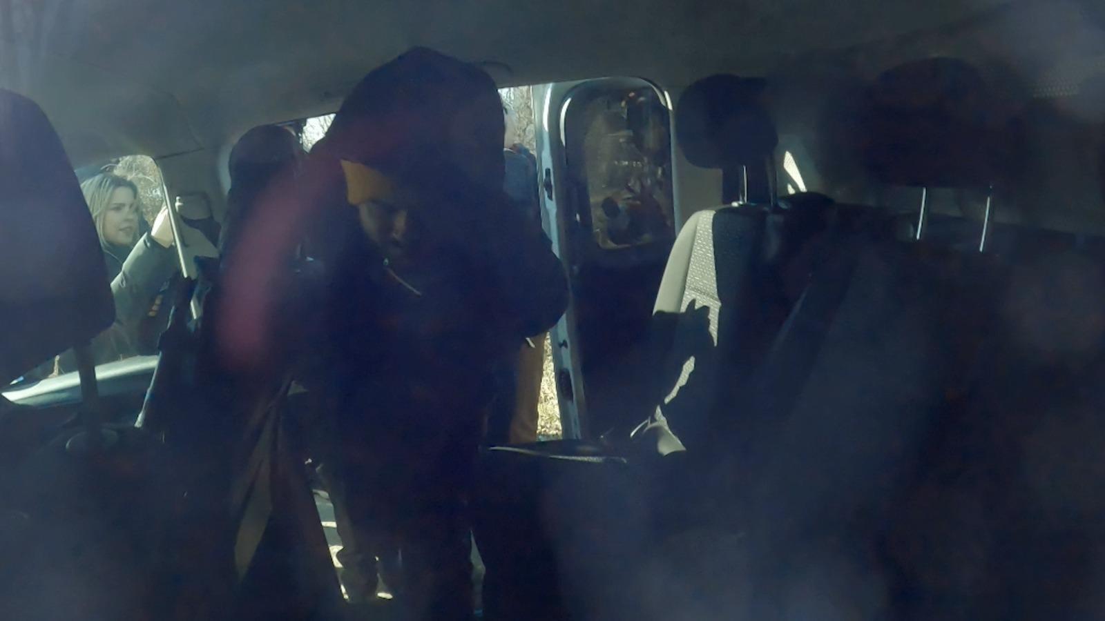 O localitate de lux este terorizată de hoţi. Fură de faţă cu poliţia, iar proprietarii se tem să mai plece în vacanţă