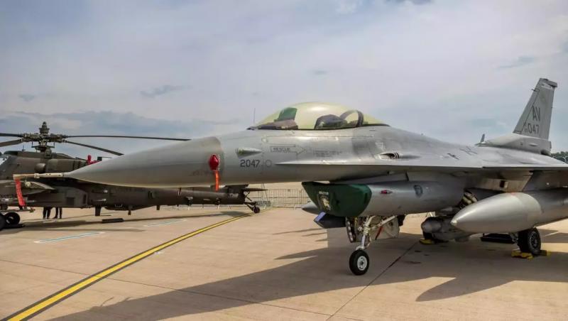 România şi Olanda au semnat un acord privind Centrul de instruire F-16