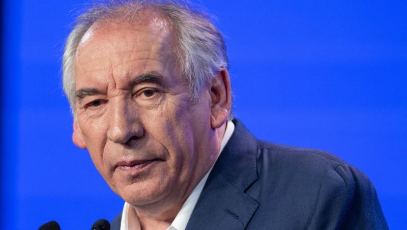 Franţa are un nou premier. Macron l-a numit în funcţie pe centristul François Bayrou