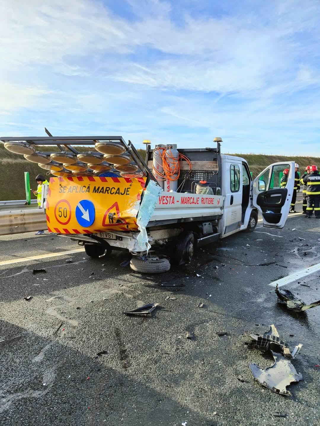 Accident grav pe Autostrada Soarelui. O femeie a murit după ce a intrat cu maşina într-o autoutilitară