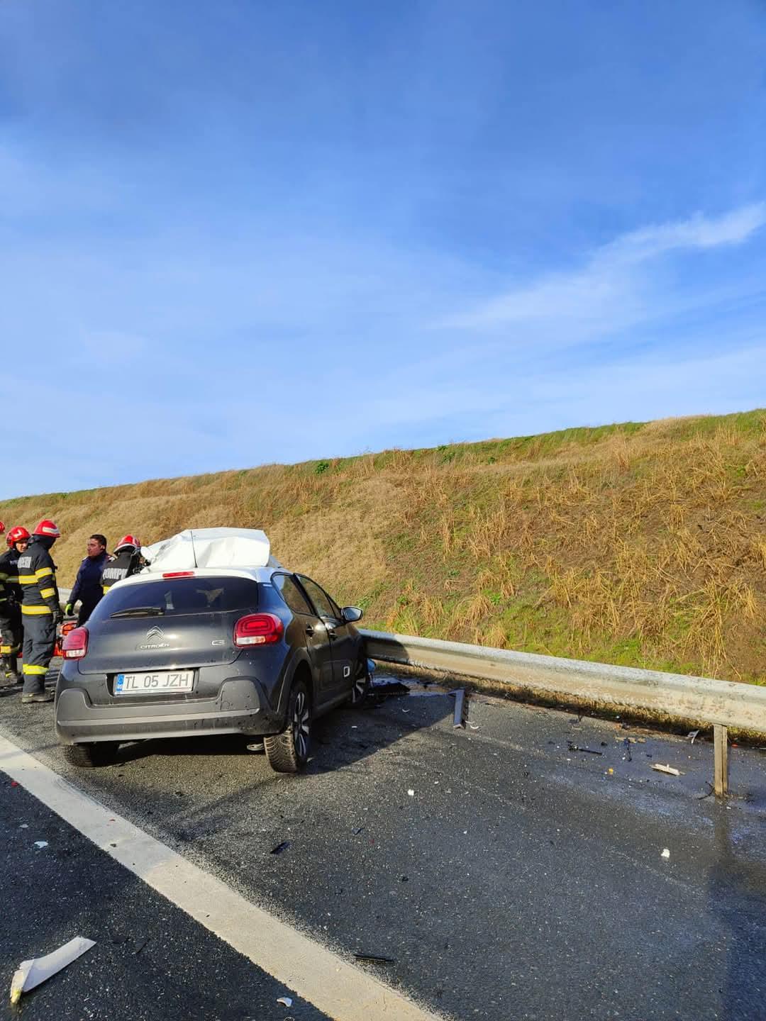 Accident grav pe Autostrada Soarelui. O femeie a murit după ce a intrat cu maşina într-o autoutilitară