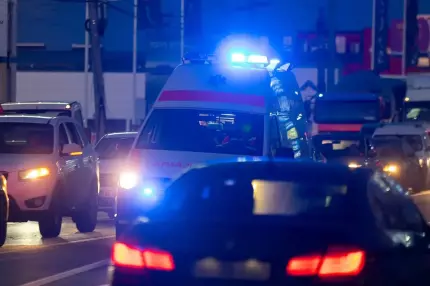 Un tânăr băut a spulberat cu maşina doi pietoni, în Arad. O femeie a fost ucisă pe loc, iar un copil de 15 ani, rănit grav